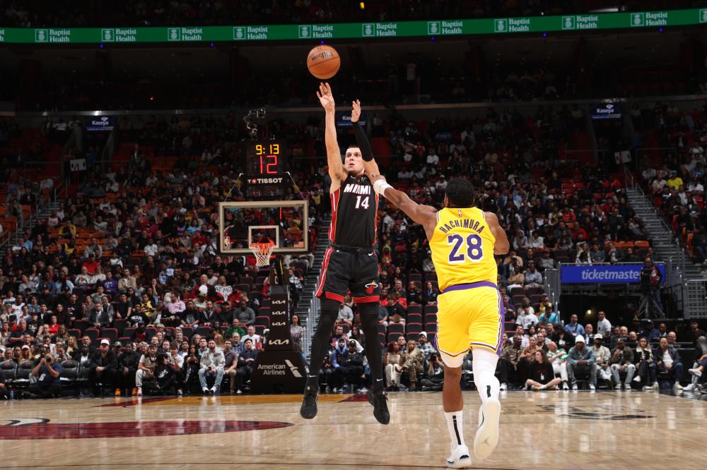 成为了万众 成为了万众