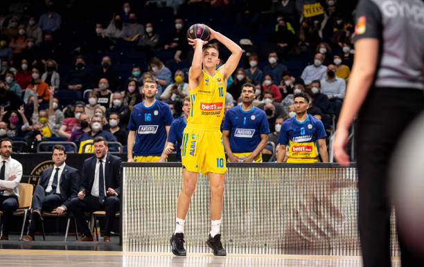 从本赛季的 从本赛季的