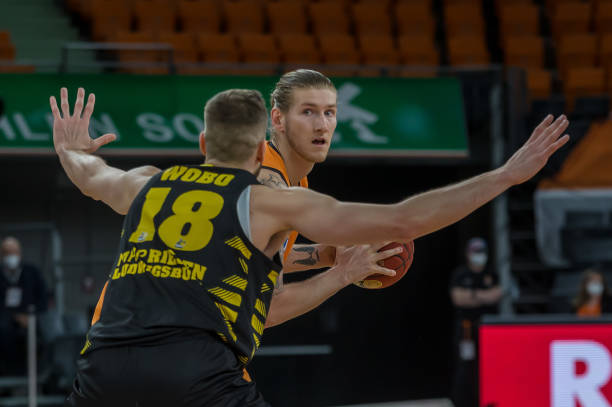 还能通过球 还能通过球